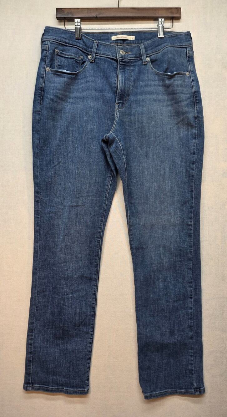 Levi's Classic Straight Jeans Womens 12 Medium Wash Mid Rise Blue Stretch Denim